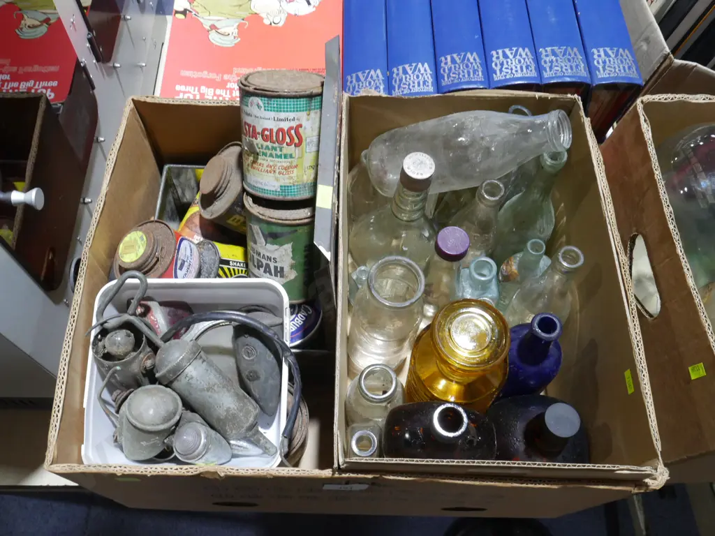 Bottles, tins etc Image 1++