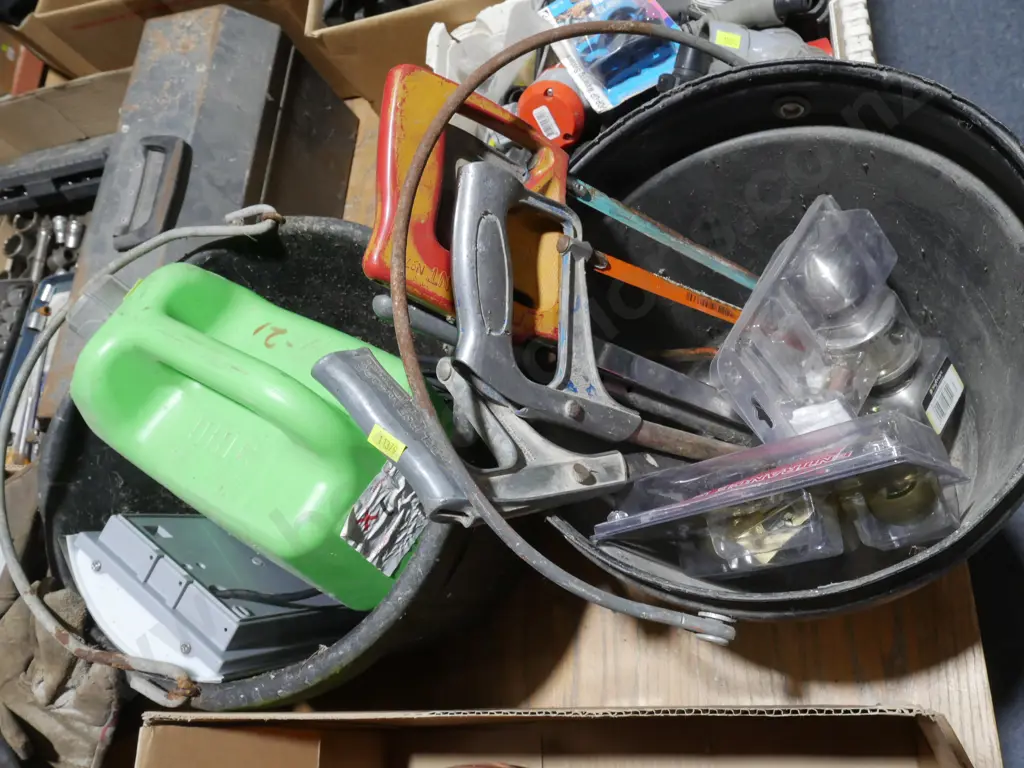 2 buckets of sundries Image 1++