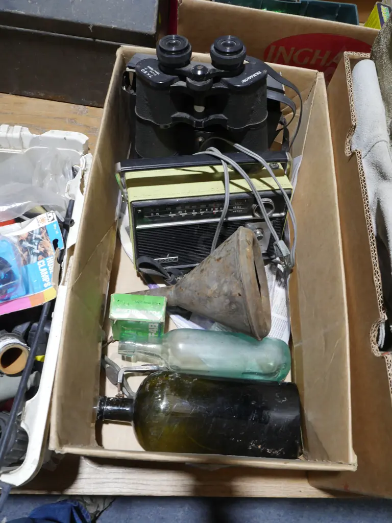 Binoculars, radio etc Image 1++