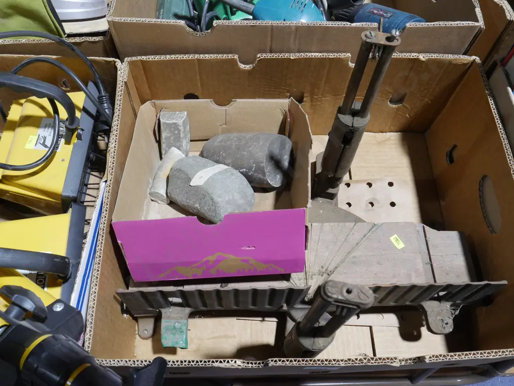 Stones, mitre saw Image 1++