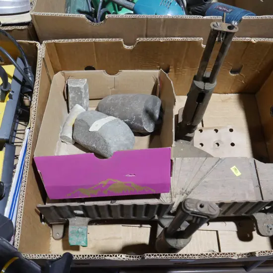 Stones, mitre saw