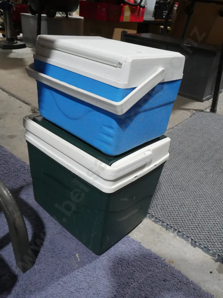 Two small chilli bins Image 1++