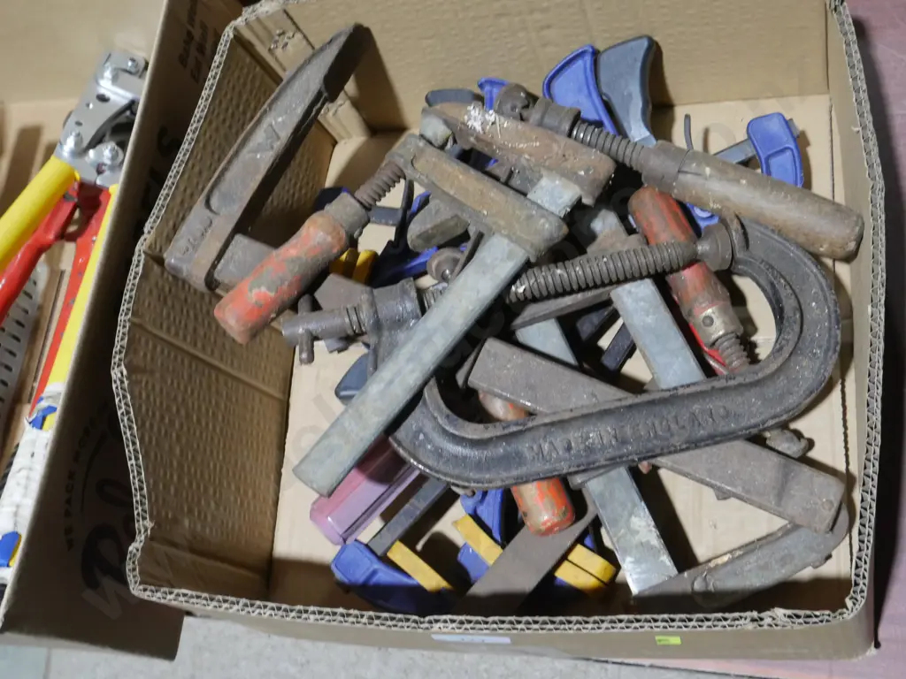 Assorted clamps Image 1++