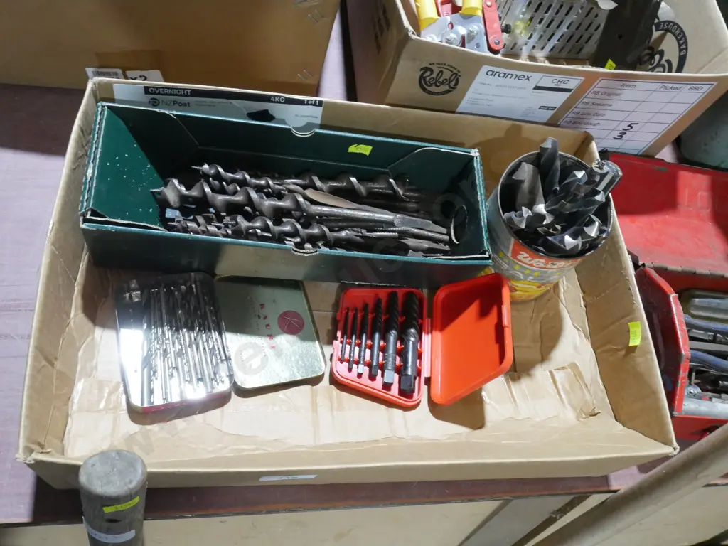 Assorted drill bits Image 1++