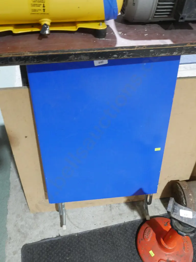 Fold up table Image 1++