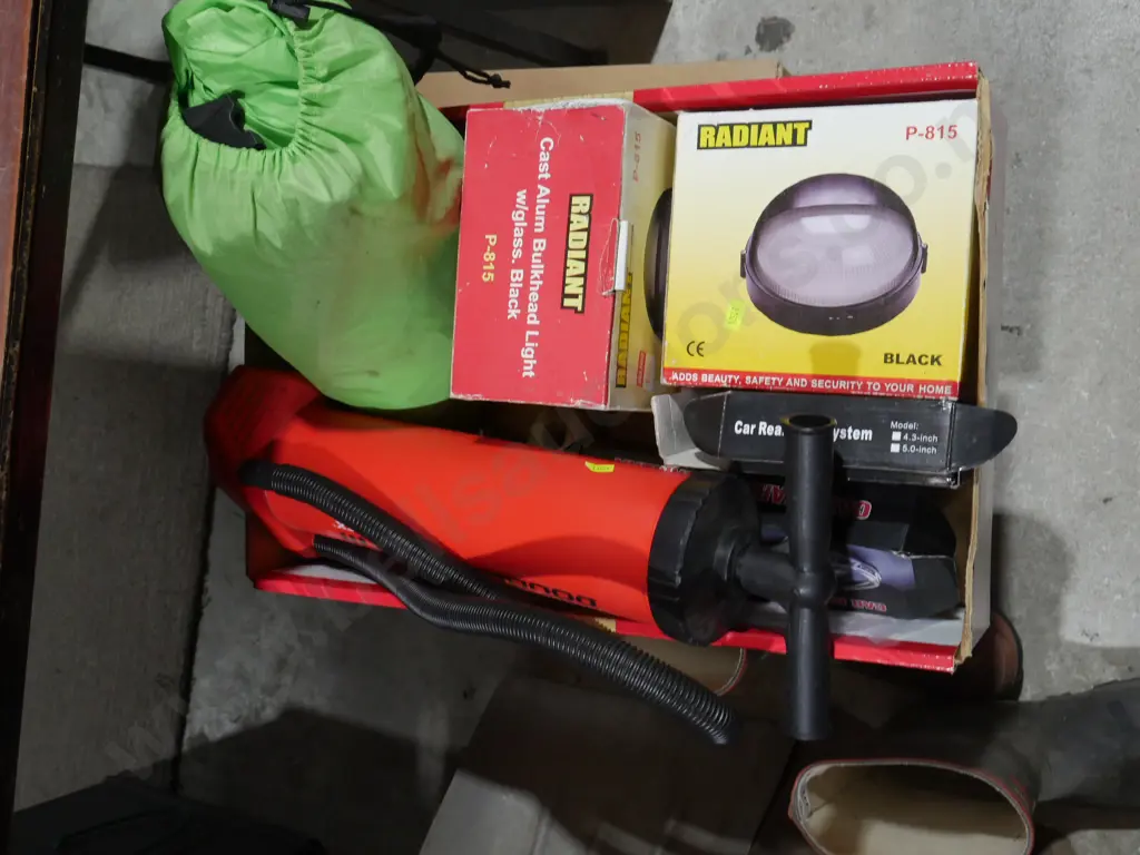 Air pump, light fittings etc Image 1++