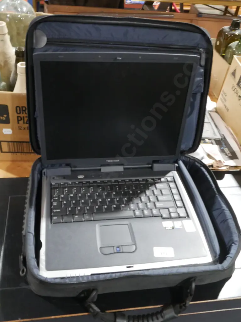 Toshiba laptop Image 1++