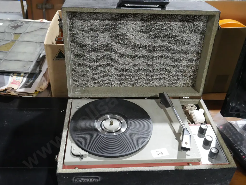Stella turntable Image 1++