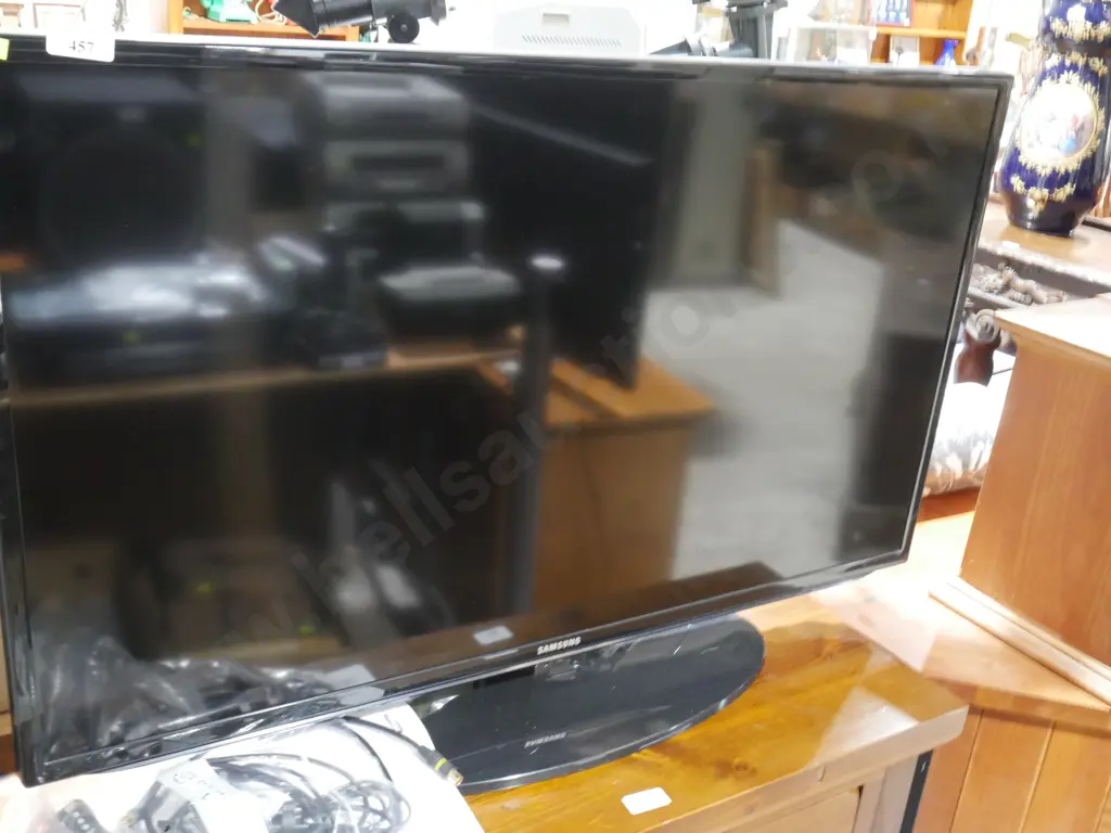 Samsung 40 inch TV Image 1++
