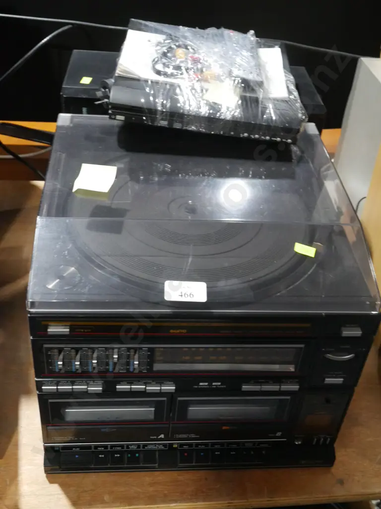 Senior stereo with DVD player Image 1++