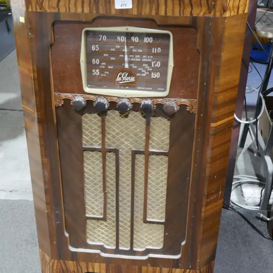 LavGloria valve radio