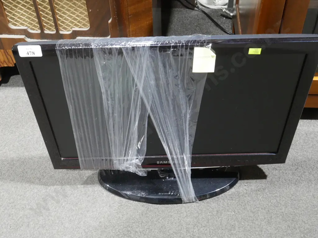 Samsung 22-in TV Image 1++
