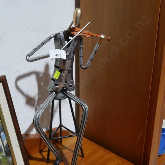 Metal figurine