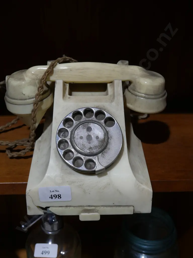 White telephone Image 1++