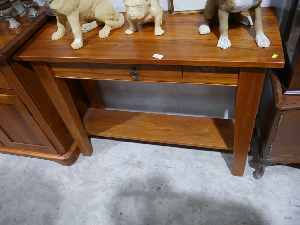 Hall table Image 1++