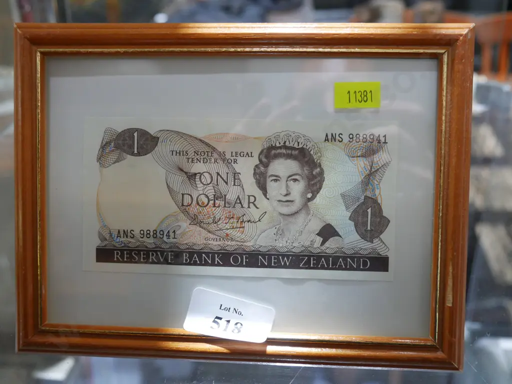 Framed New Zealand dollar note Image 1++