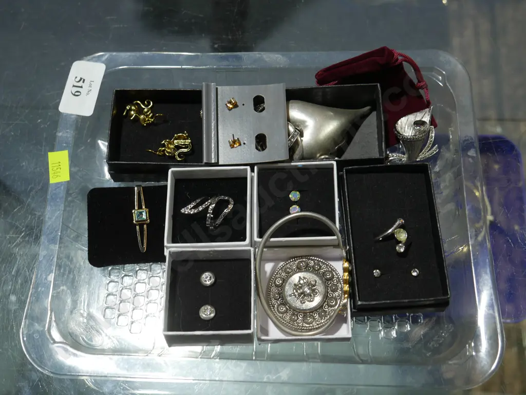 Assorted jewellery Image 1++