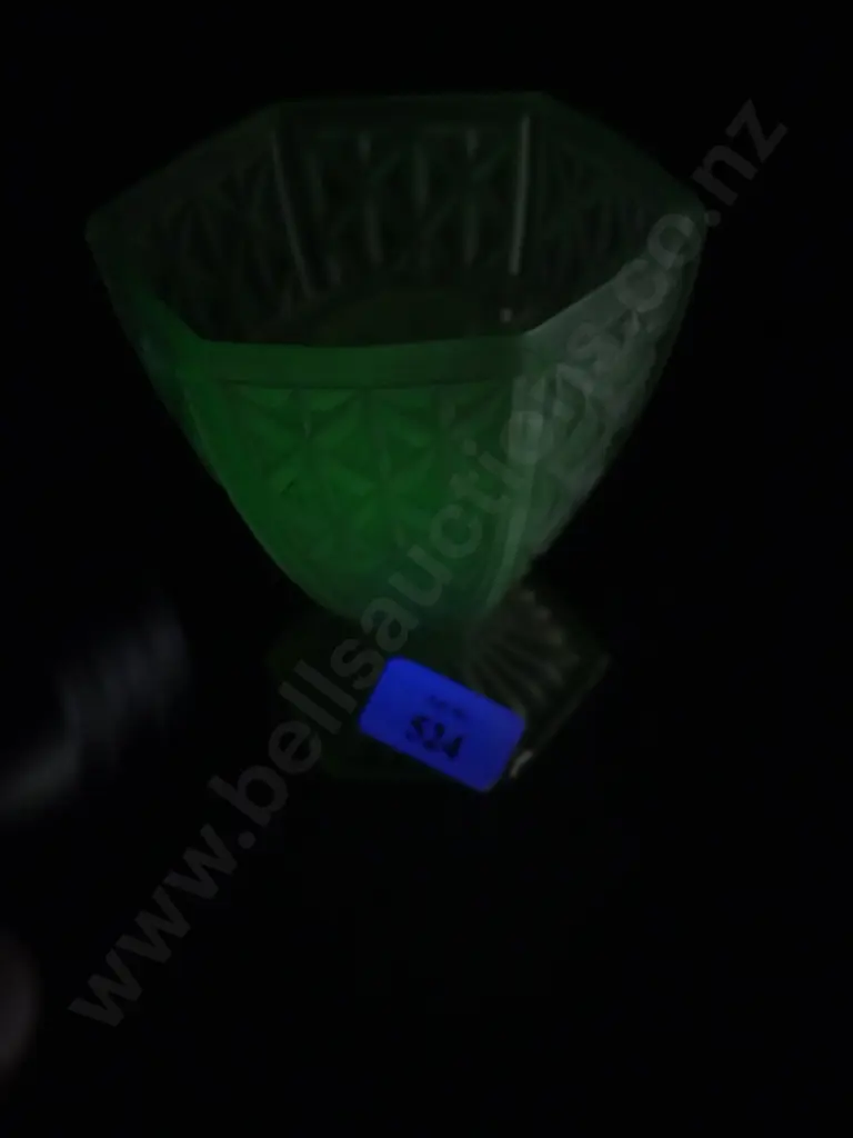 Uranium glass vase Image 1++