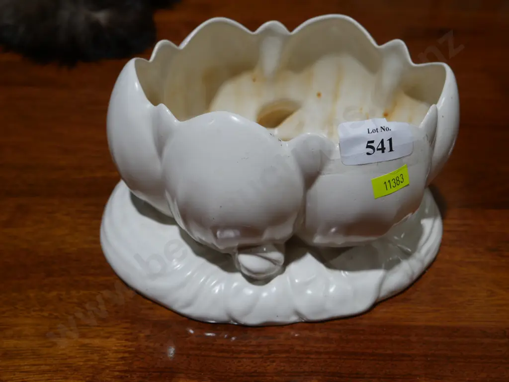 Clarice cliff lotus vase Image 1++