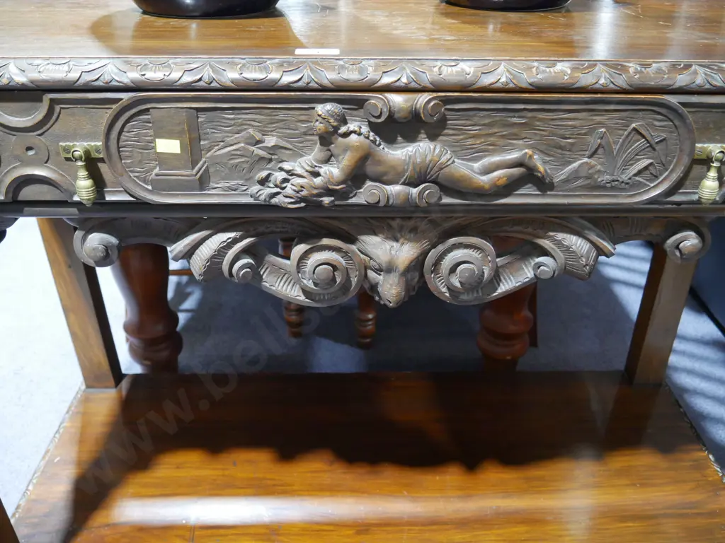 Carved console table Image 1++