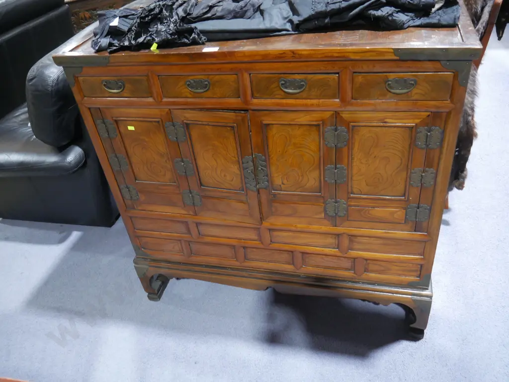 Oriental cabinet Image 1++