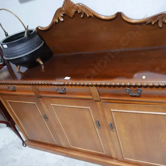 Sideboard