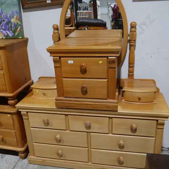 Duchess and big side drawer
