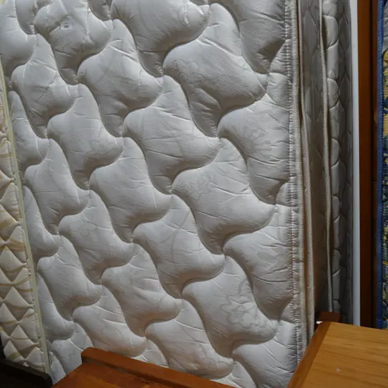 Single mattress and base