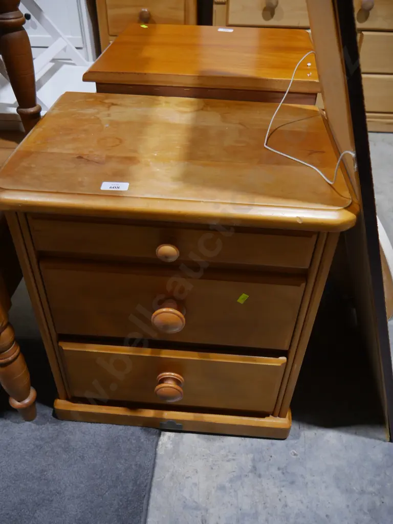 Bedside drawers Image 1++