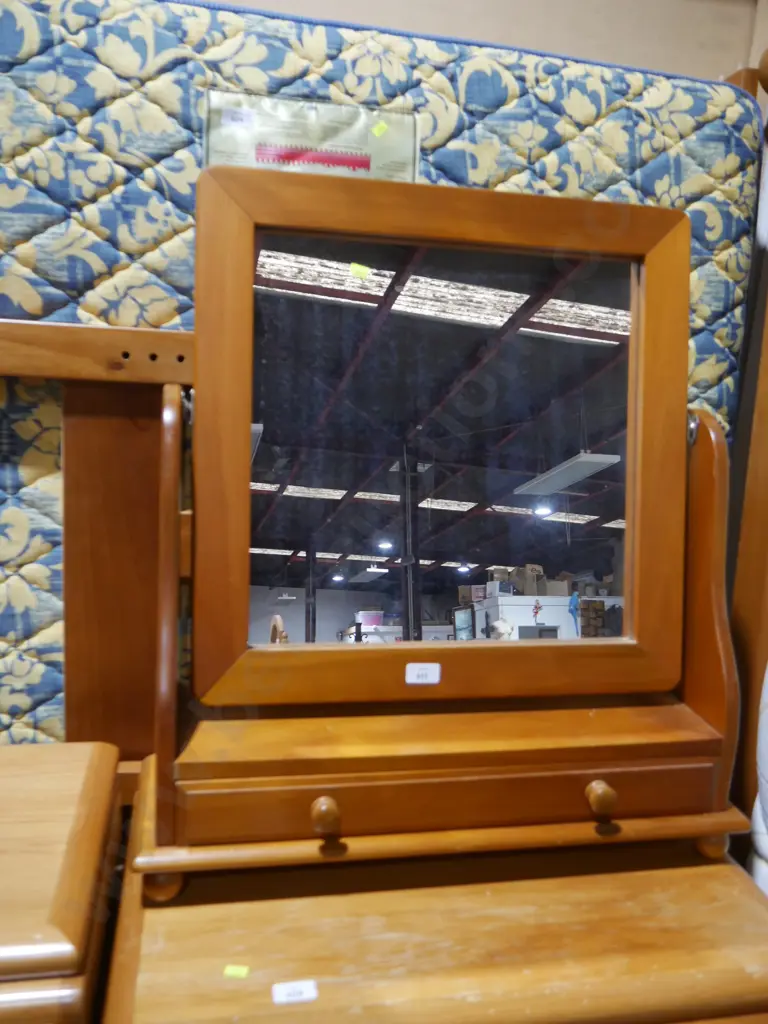 Mirror with drawer Image 1++