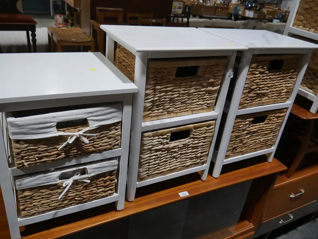 3 bedside drawers Image 1++