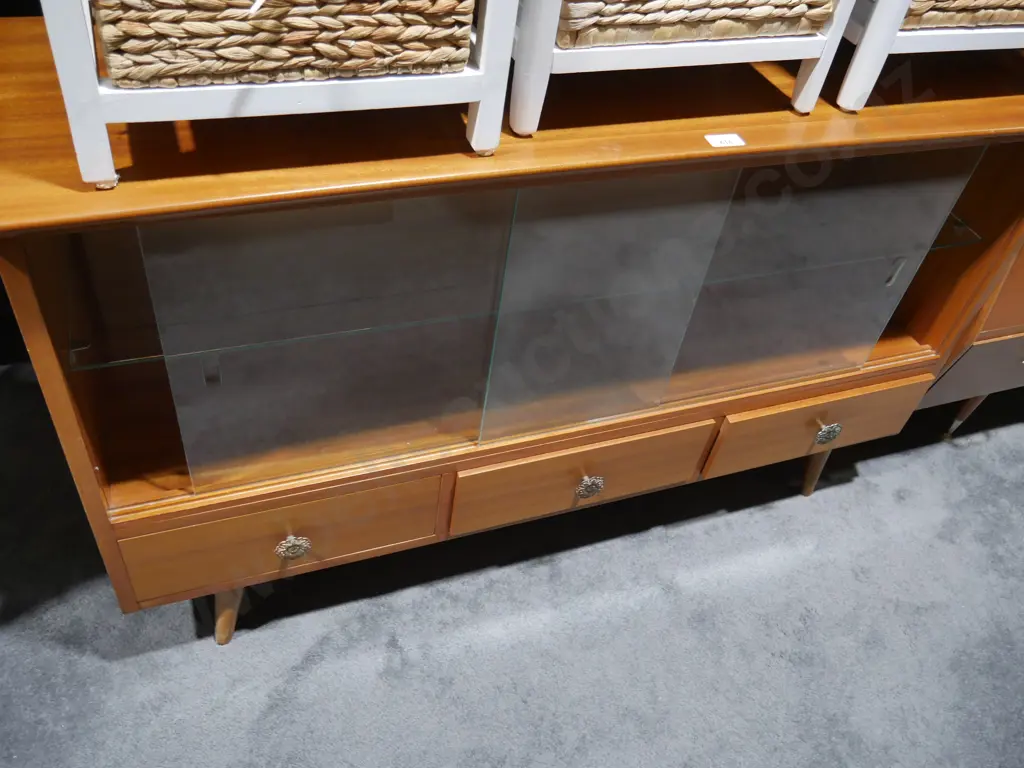 Display cabinet Image 1++