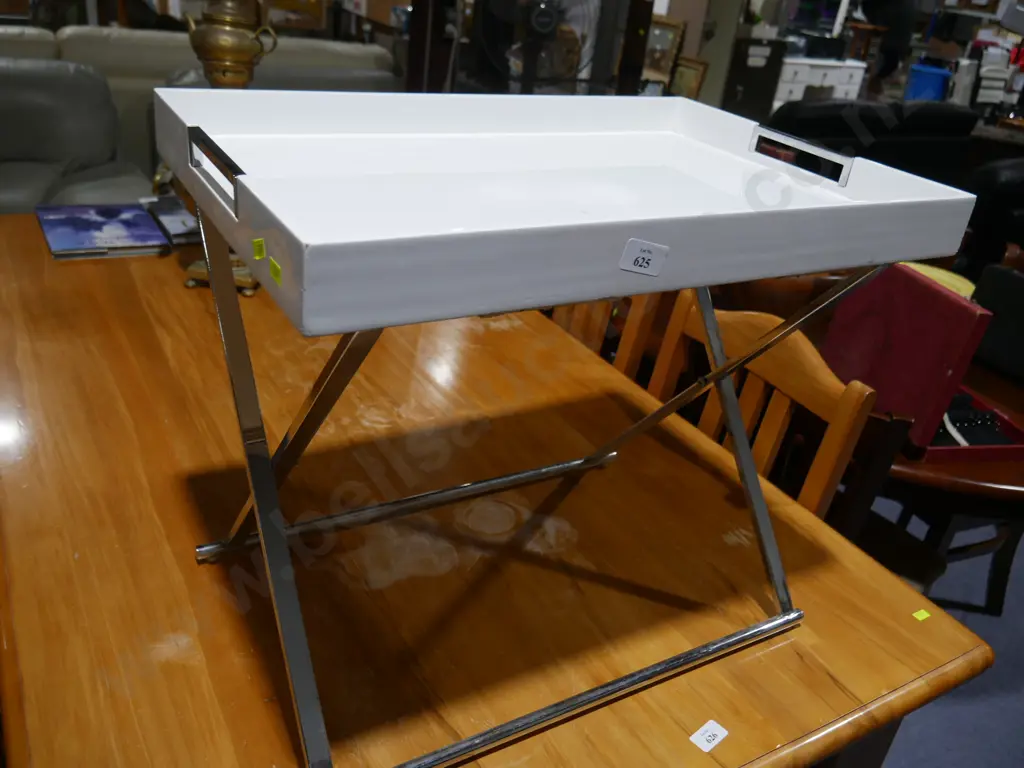 Tray table Image 1++