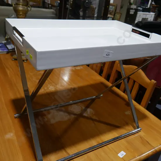 Tray table