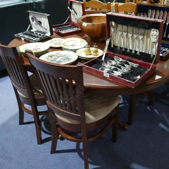 Extension dining table and four chairs