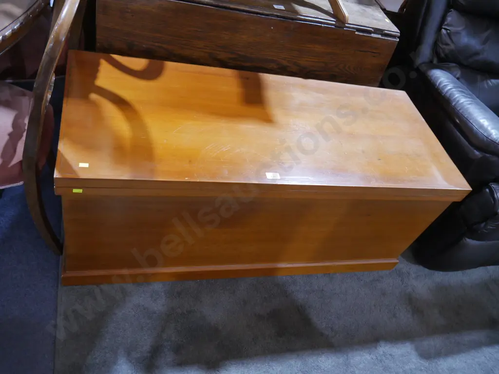 Wooden trunk Image 1++