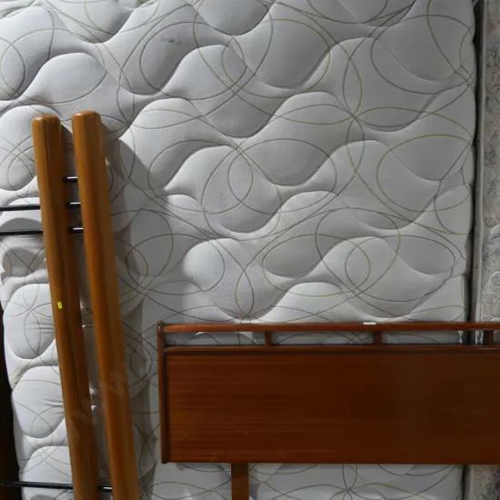 Queen slat bed