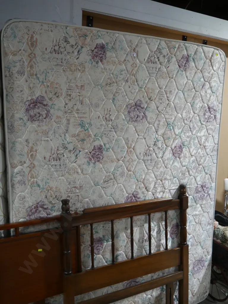 Queen mattress and base Image 1++