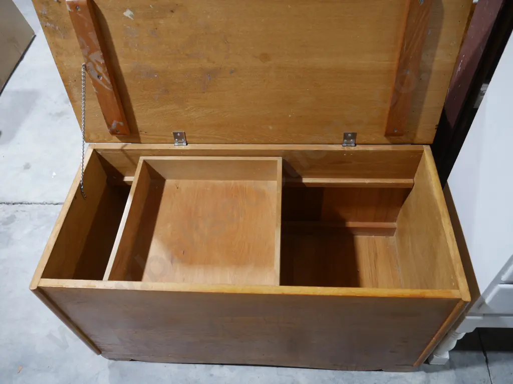Wooden trunk Image 1++