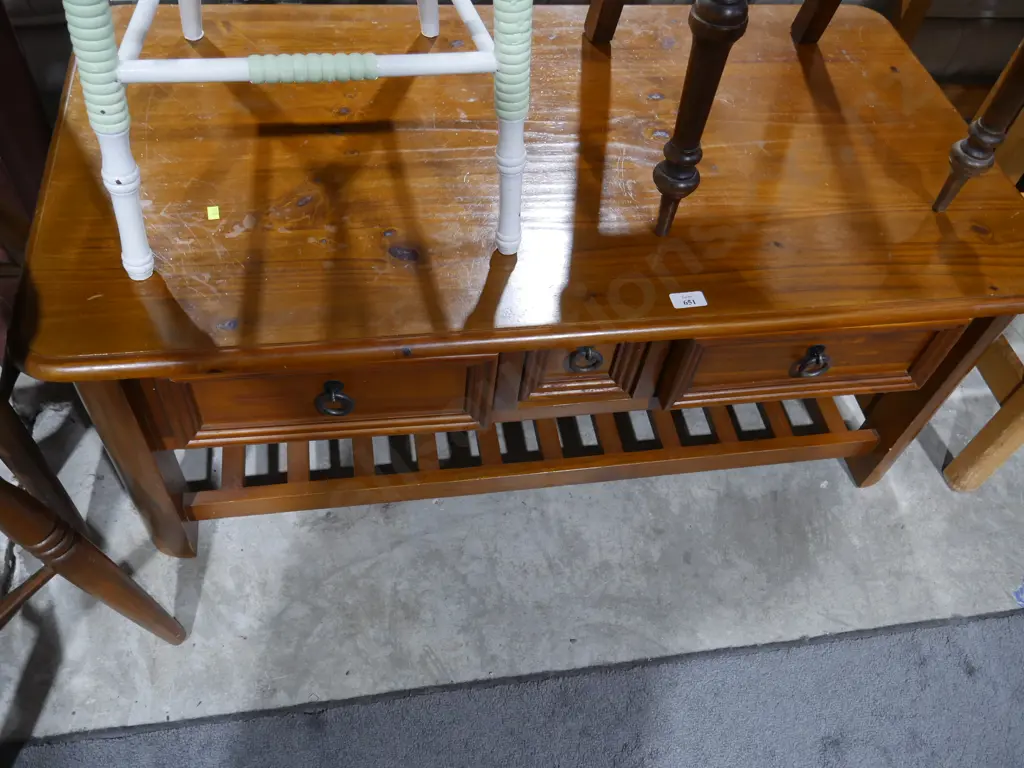 Coffee table Image 1++