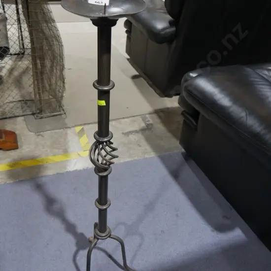 Candlestick holder