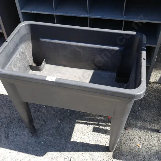 Planter box