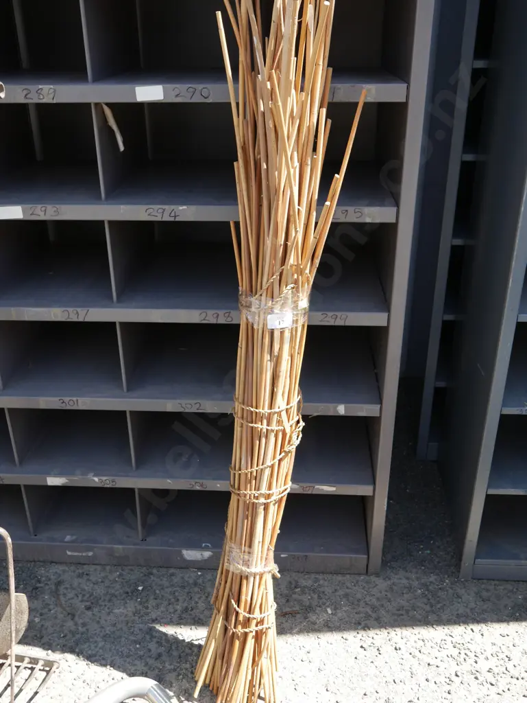 Garden stakes Image 1++