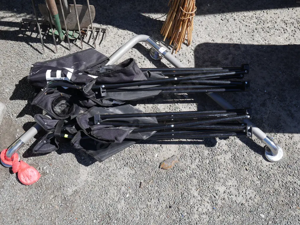 Folding chairs etc Image 1++