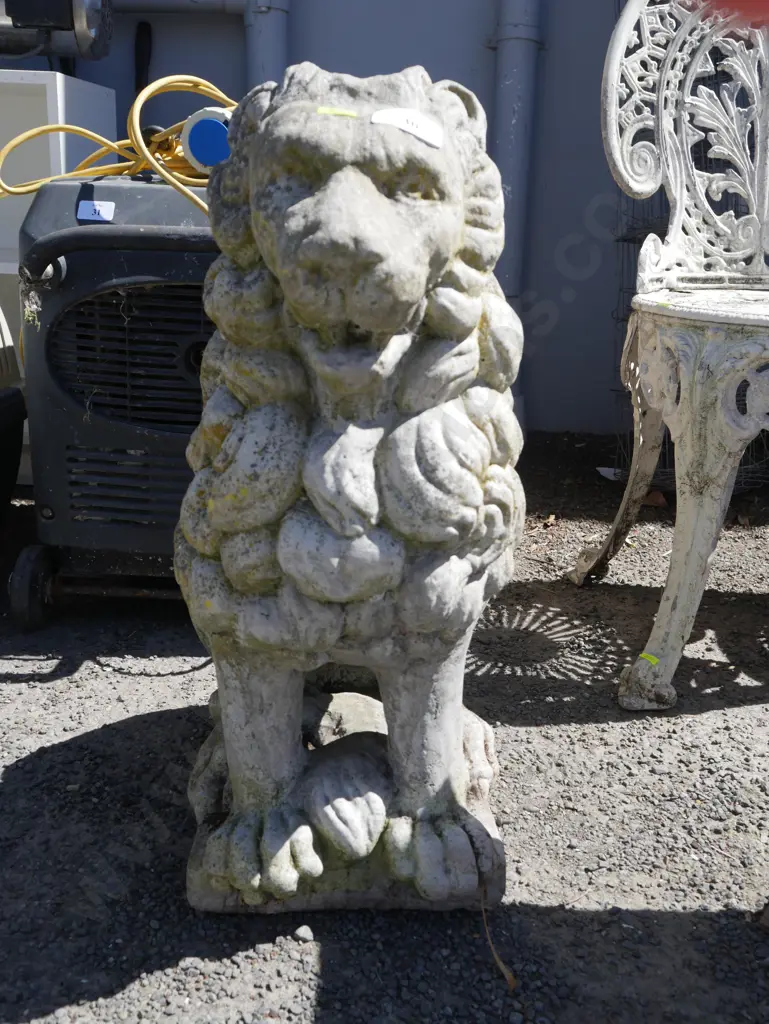 Lion statue Image 1++