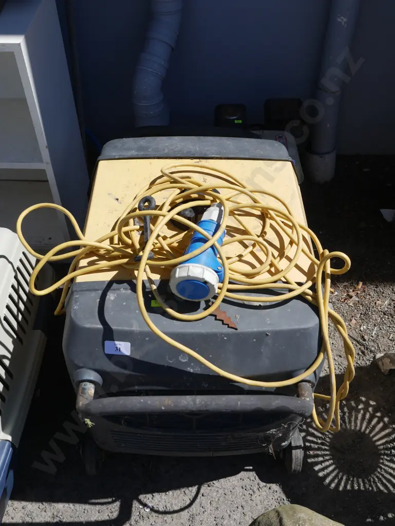 Generator Image 1++