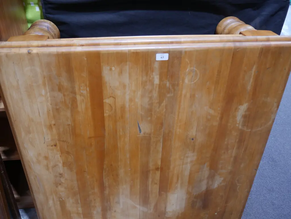 Coffee table Image 1++