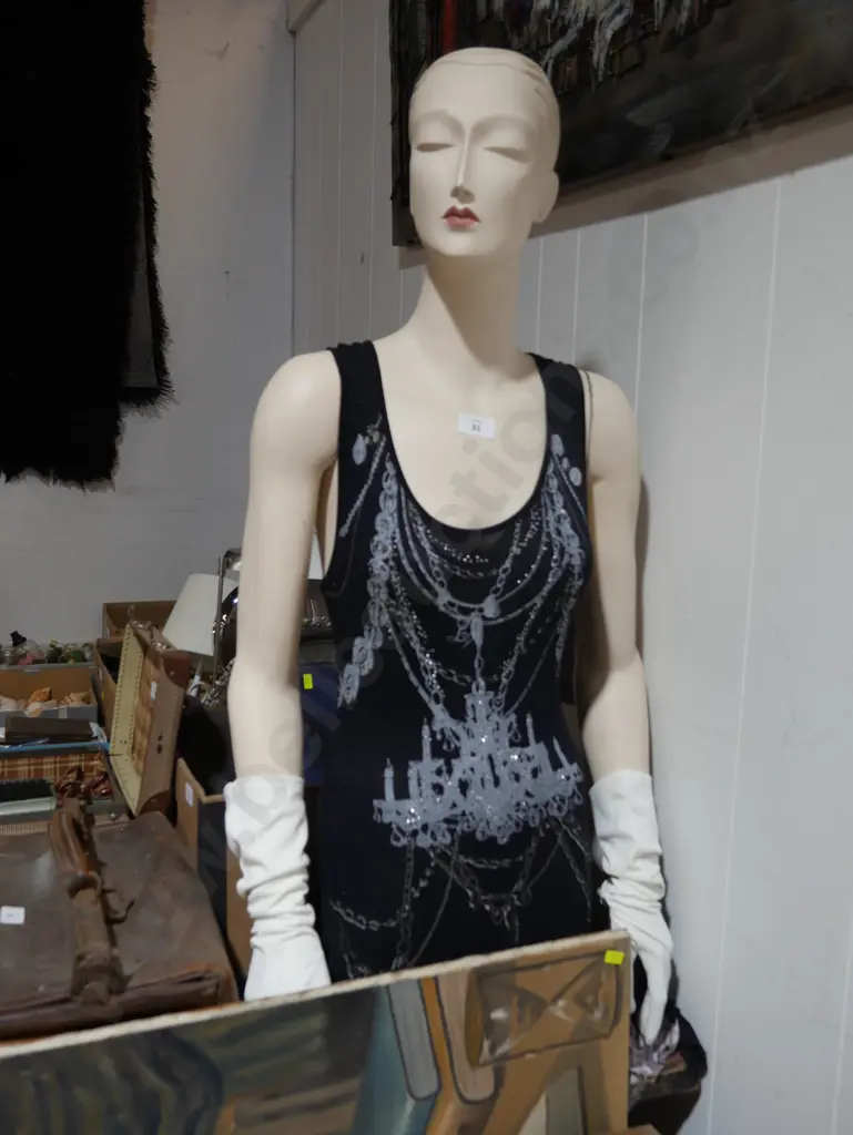 Mannequin Image 1++