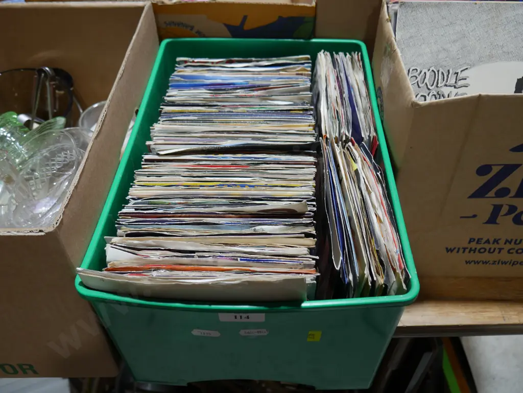 Records - 45s Image 1++