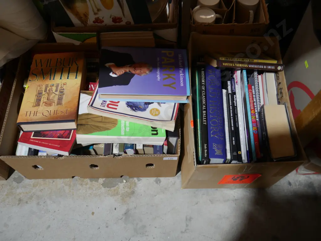 2 boxes books Image 1++